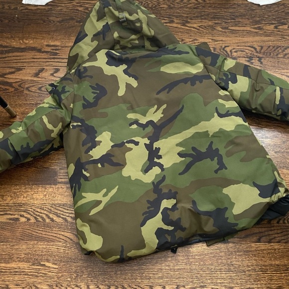 Women’s Canada Goose Camouflage Jacket - size L - Picture 5 of 12